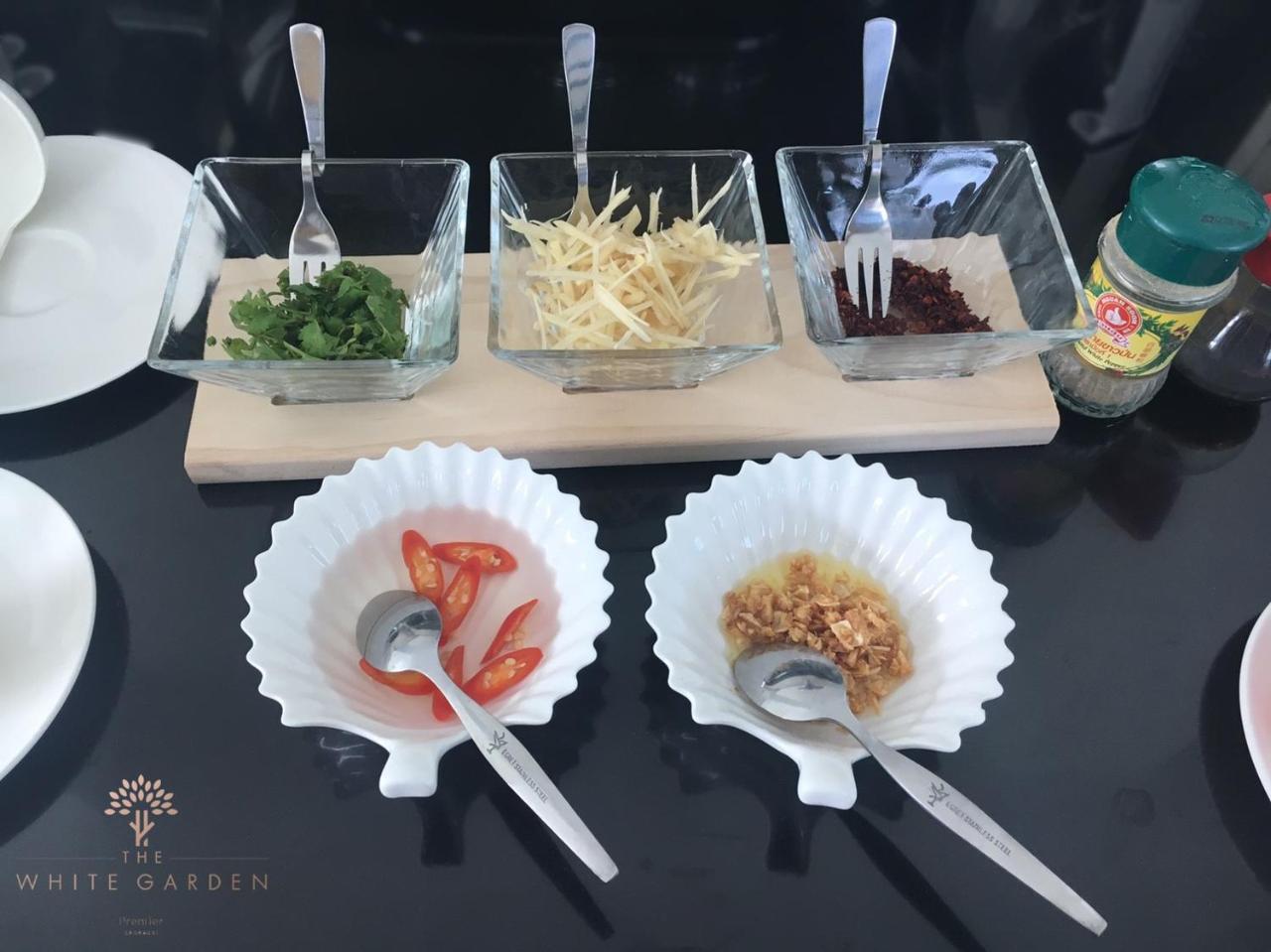 Ban Dao Ruang  The White Garden Premier Saraburi酒店 外观 照片