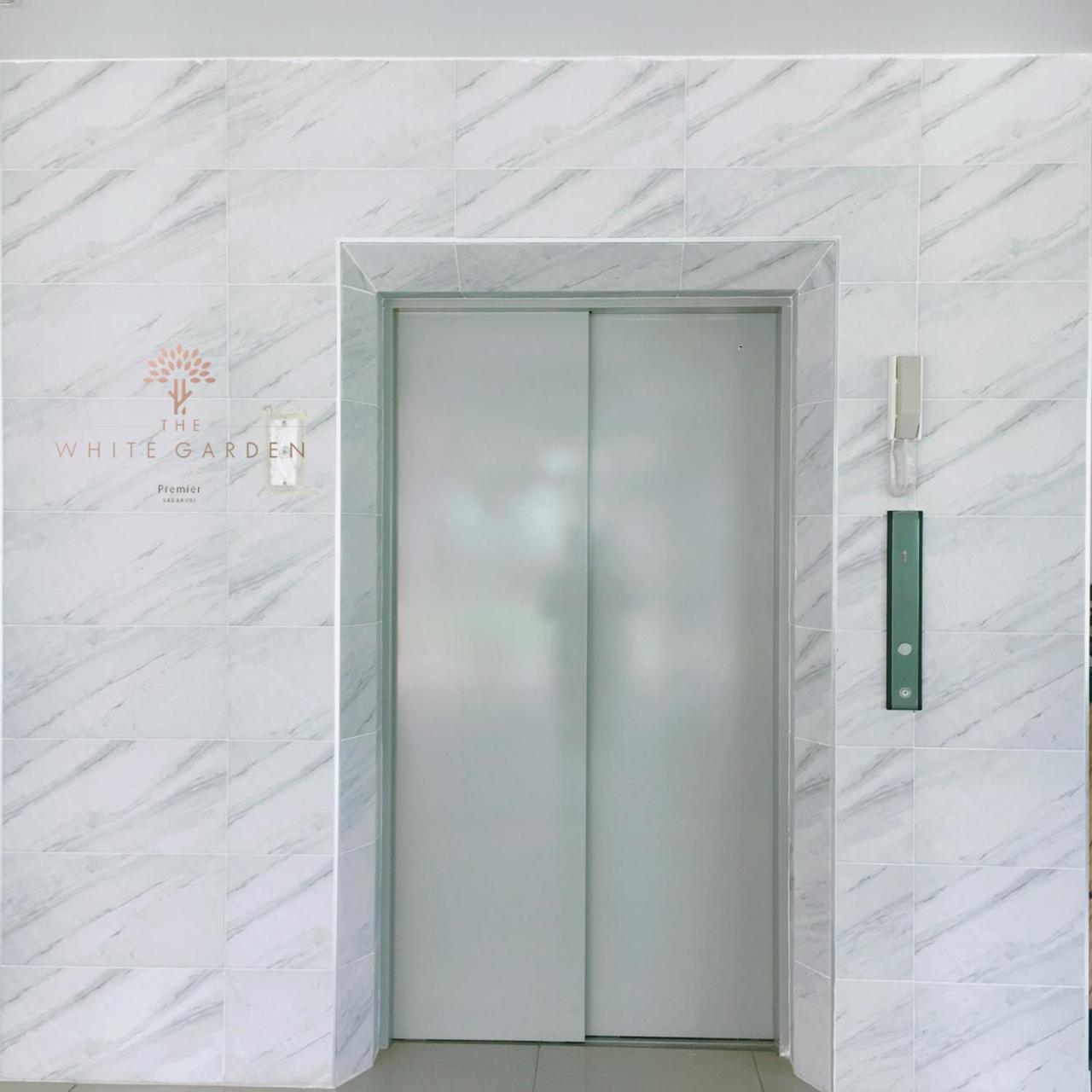 Ban Dao Ruang  The White Garden Premier Saraburi酒店 外观 照片