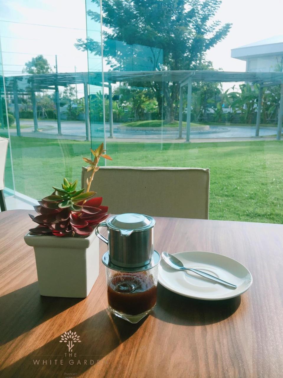 Ban Dao Ruang  The White Garden Premier Saraburi酒店 外观 照片