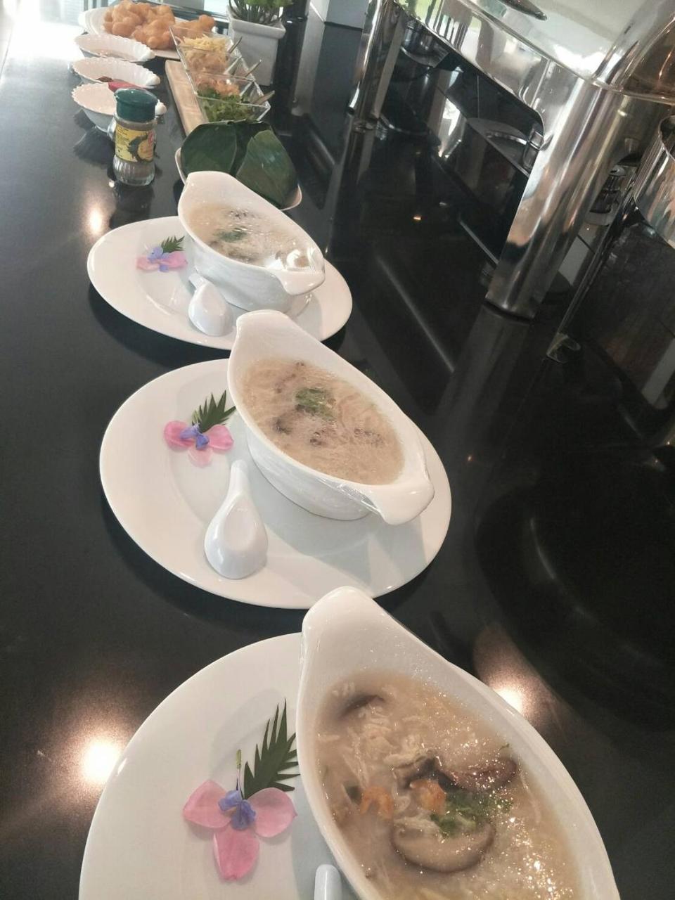 Ban Dao Ruang  The White Garden Premier Saraburi酒店 外观 照片