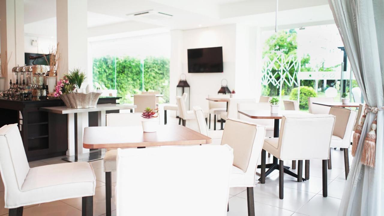 Ban Dao Ruang  The White Garden Premier Saraburi酒店 外观 照片