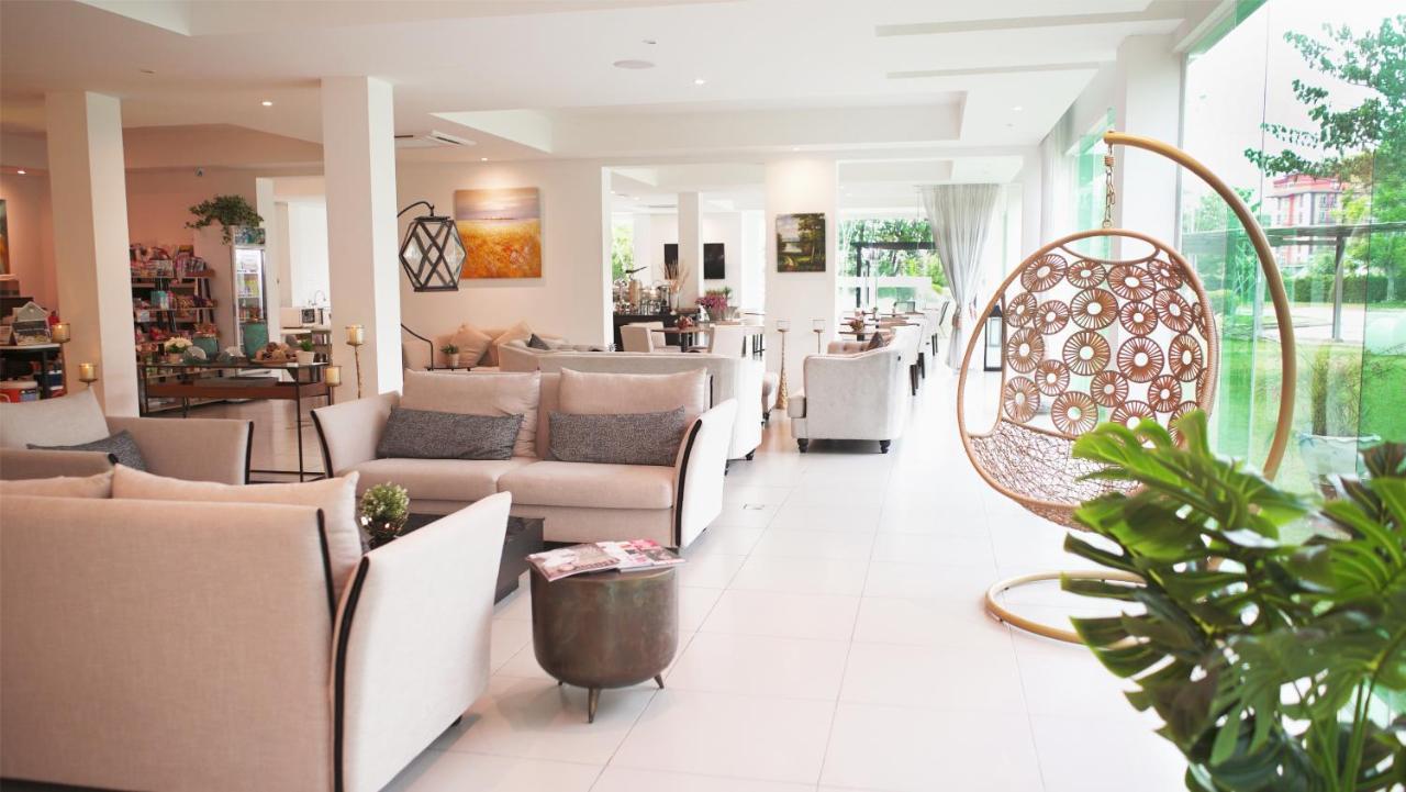 Ban Dao Ruang  The White Garden Premier Saraburi酒店 外观 照片