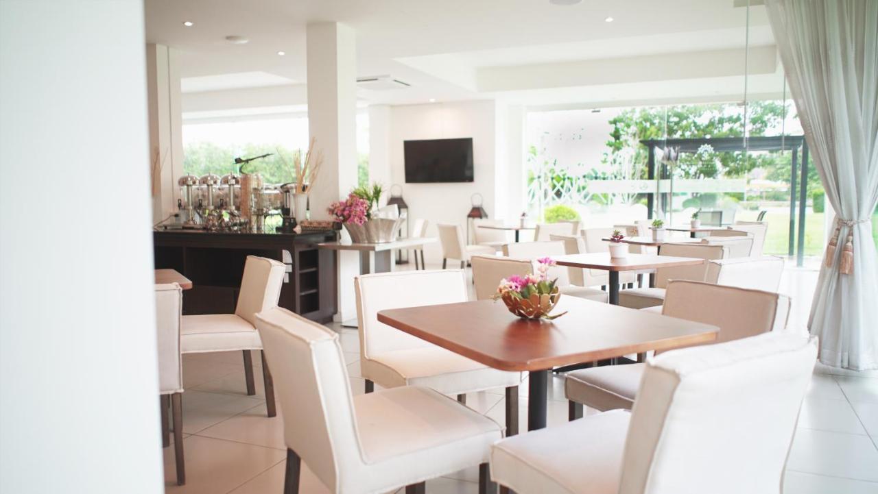 Ban Dao Ruang  The White Garden Premier Saraburi酒店 外观 照片